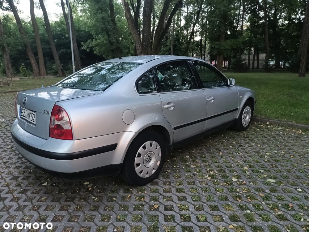 Volkswagen Passat 1.9 TDI Comfortline - 8