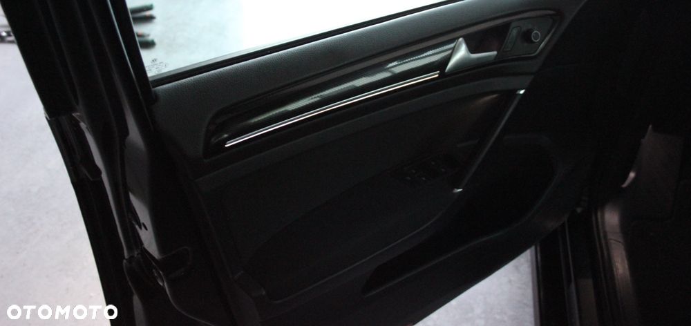 Volkswagen Golf - 25