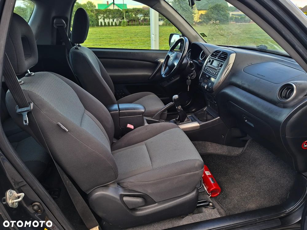 Toyota RAV4 D-4D 4x4 - 23
