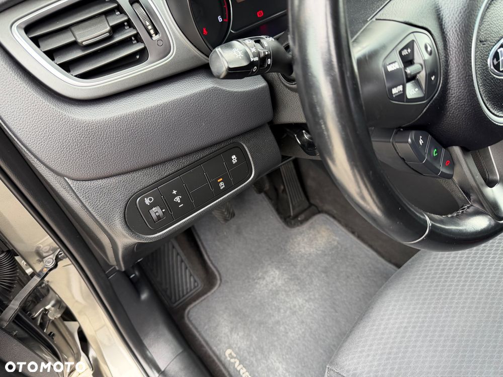 Kia Carens 1.7 CRDi XL 7os - 25