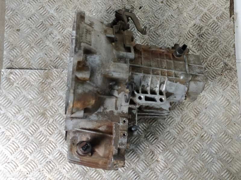 CAIXA VELOCIDADES MITSUBISHI SANTAMO 2001 - 4