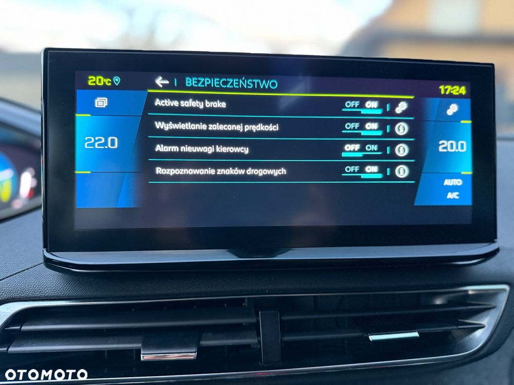 Peugeot 3008 1.6 PureTech HYbrid Allure S&S EAT8 - 26