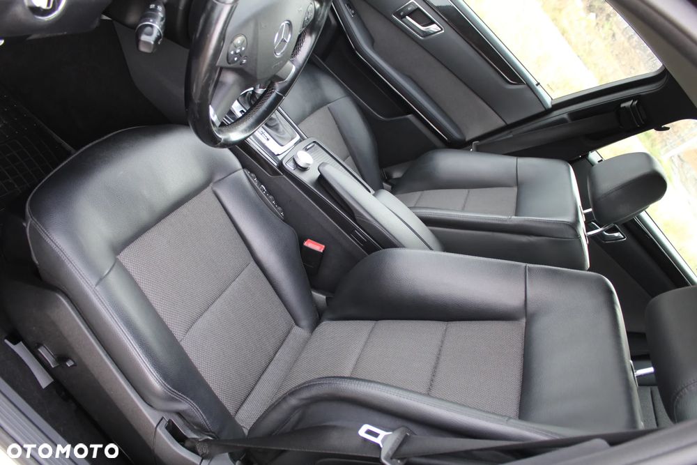 Mercedes-Benz Klasa E 250 CGI BlueEFFICIENCY 7G-TRONIC Avantgarde - 24