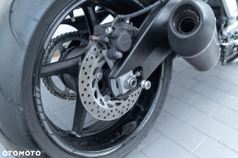 Yamaha FZ - 27