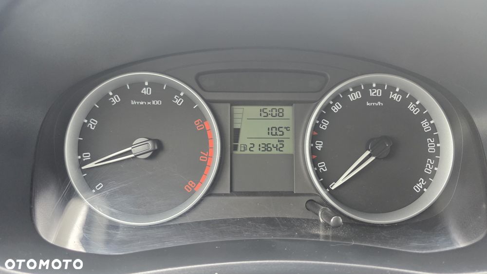 Skoda Fabia 1.6 16V Ambiente - 16