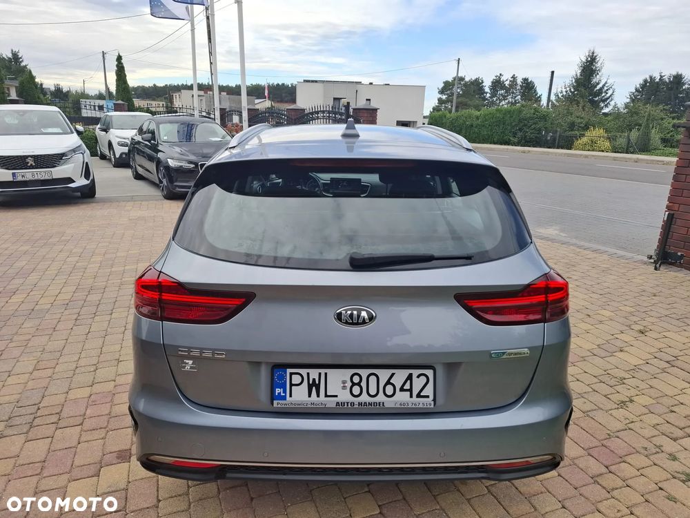 Kia Ceed 1.6 CRDi mHEV M - 4