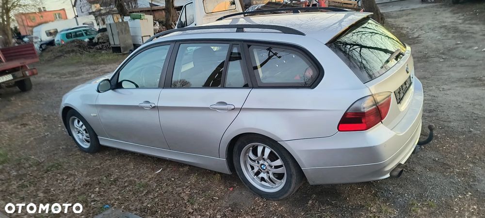 BMW Seria 3 318d - 2