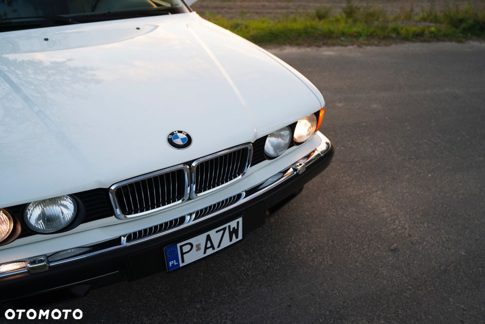 BMW Seria 7 750iL - 8