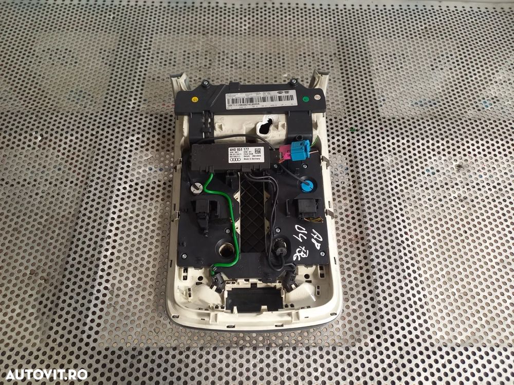 Plafoniera Audi A8 4H D4 An 2010-2011-2012-2013-2014-2015-2016-2017 Dezmembrez Audi A8 4H D4 3.0 Td - 6