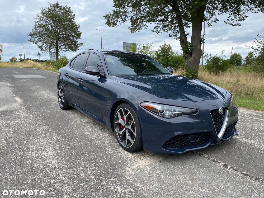 Alfa Romeo Giulia 2.0 Turbo 16V AT8 Veloce Ti - 2