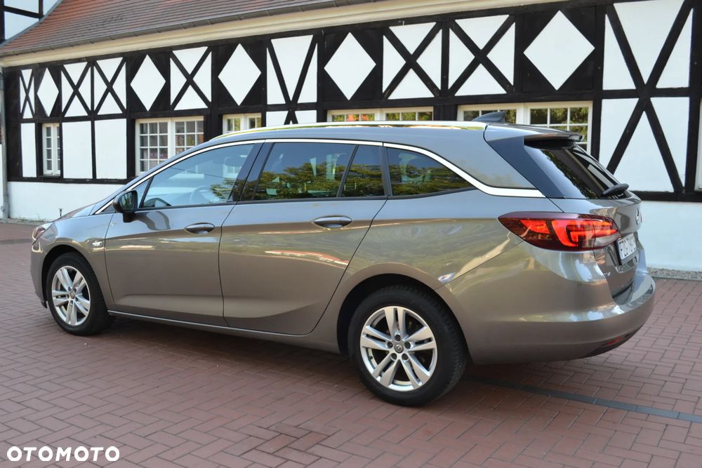 Opel Astra 1.4 T Dynamic S&S - 10