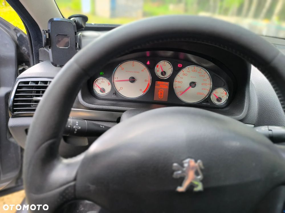 Peugeot 407 2.0 HDi Premium Navtech - 11