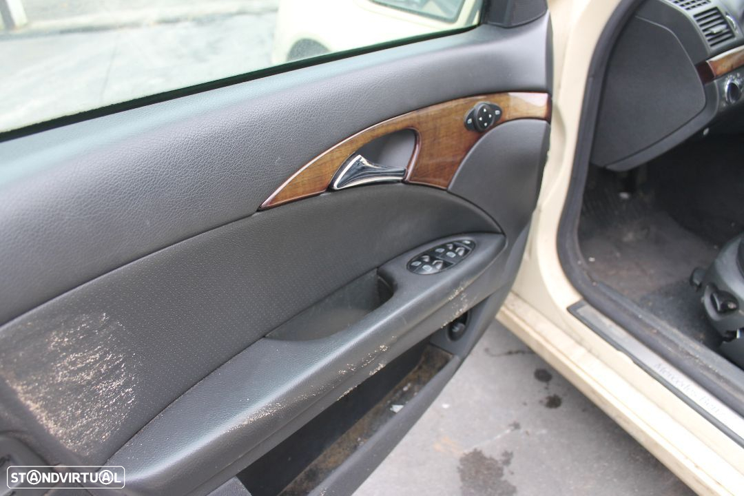 Mercedes Classe E W211 de 2004 - 9