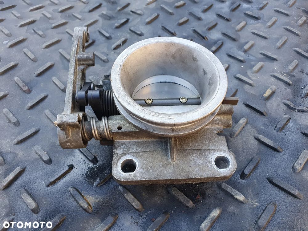 RENAULT CLIO II LAGUNA 1.6 16V PRZEPUSTNICA 10010428B - 1