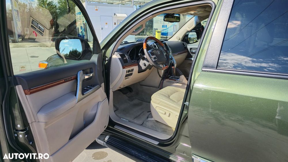 Toyota Land Cruiser 4.5 D-4D V8 Luxury - 10