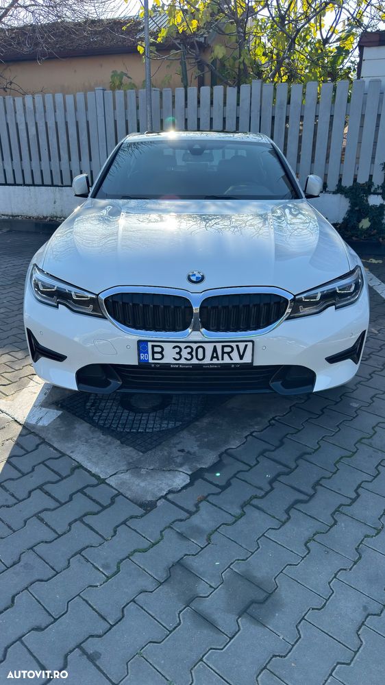 BMW Seria 3 330i xDrive AT Luxury Line - 14