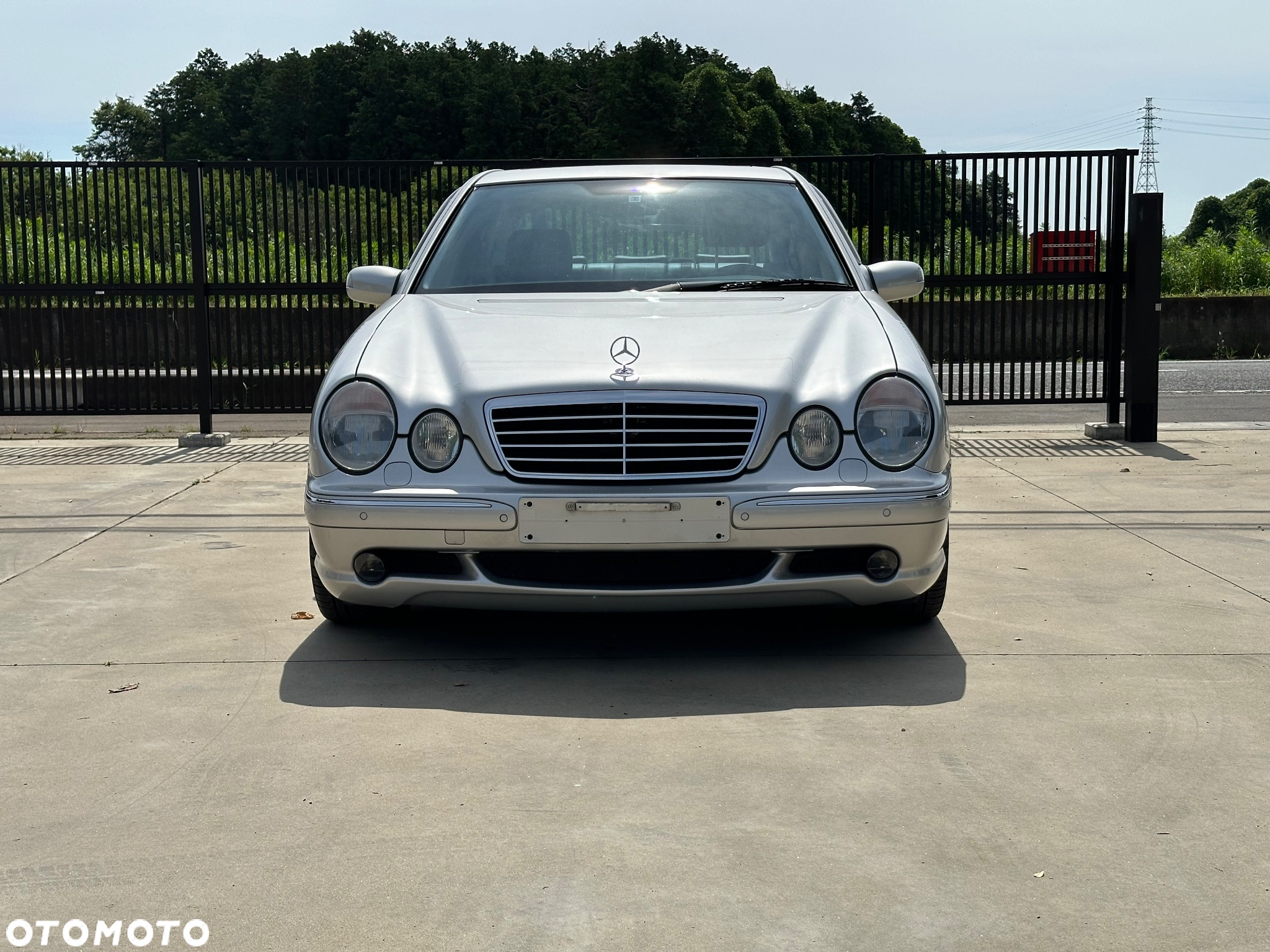 Mercedes-Benz Klasa E 55 AMG - 6