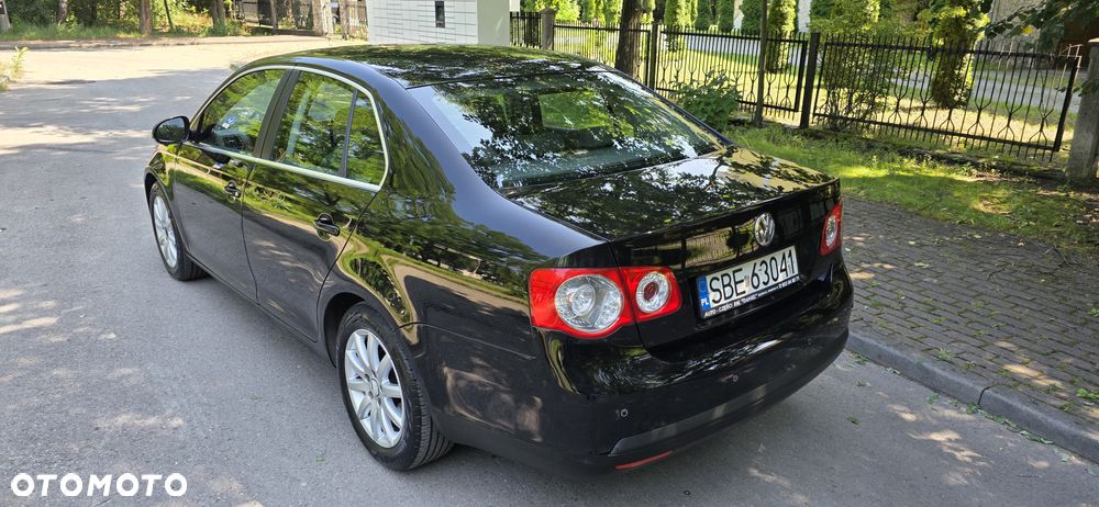 Volkswagen Jetta 2.0 TDI DPF Sportline DSG - 22