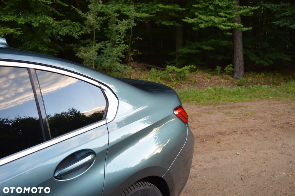 BMW Seria 3 330i - 13
