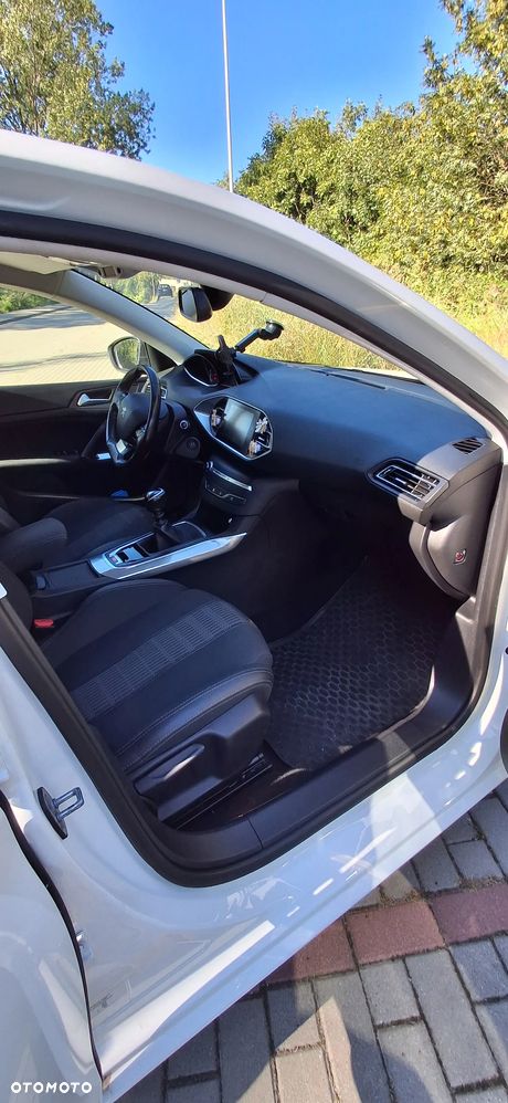 Peugeot 308 1.5 BlueHDi Allure S&S - 29