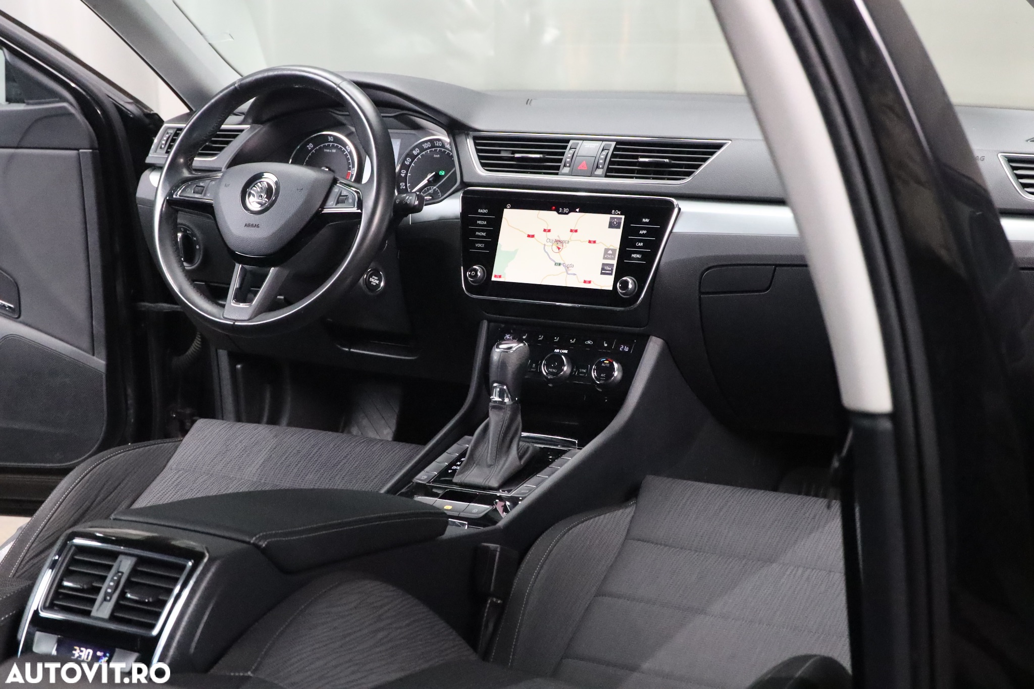 Skoda Superb 2.0 TDI DSG Style - 18