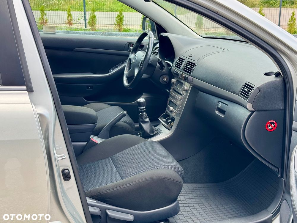Toyota Avensis 2.2 D-4D Sol Plus - 11