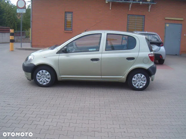 Toyota Yaris - 8