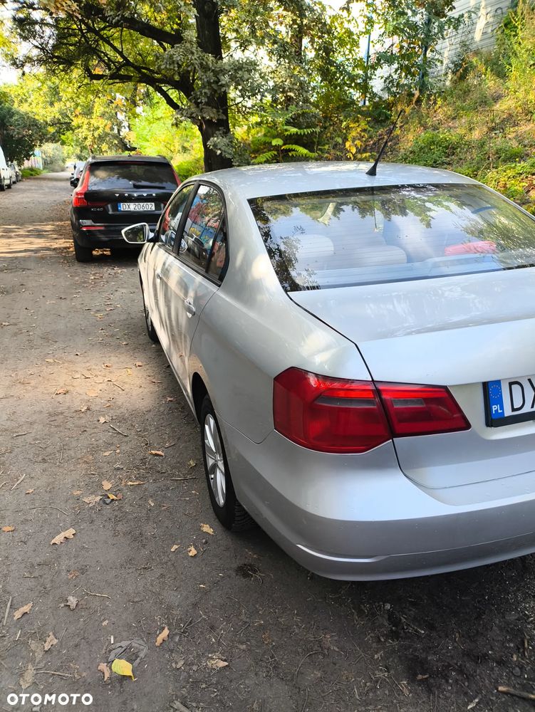 Volkswagen Jetta - 3