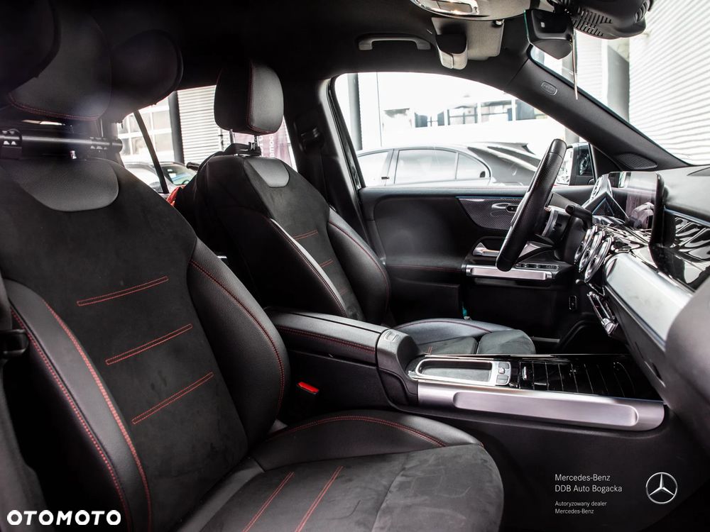 Mercedes-Benz GLB 220 mHEV 4-Matic AMG Line 8G-DCT - 19