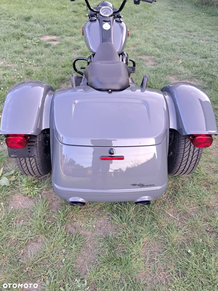 Harley-Davidson Trike Freewheeler - 11
