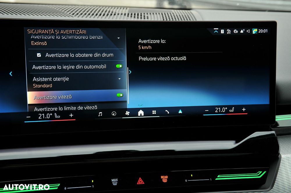 BMW Seria 5 520i AT MHEV - 31