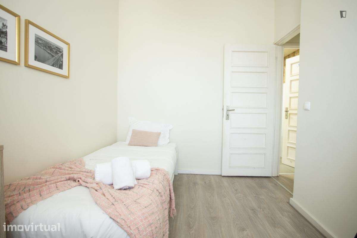 Apartamento com 4 quartos - localizado em Cedofeita Porto - Grande imagem: 2/38