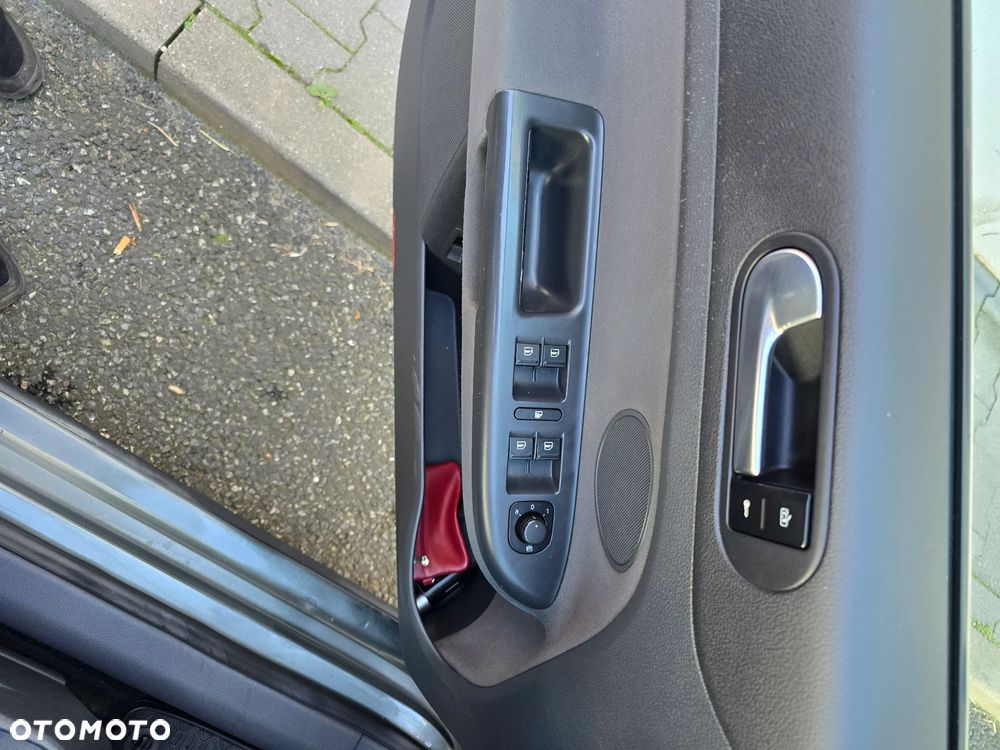 Volkswagen Golf 1.9 TDI 4Motion DPF Trendline - 8