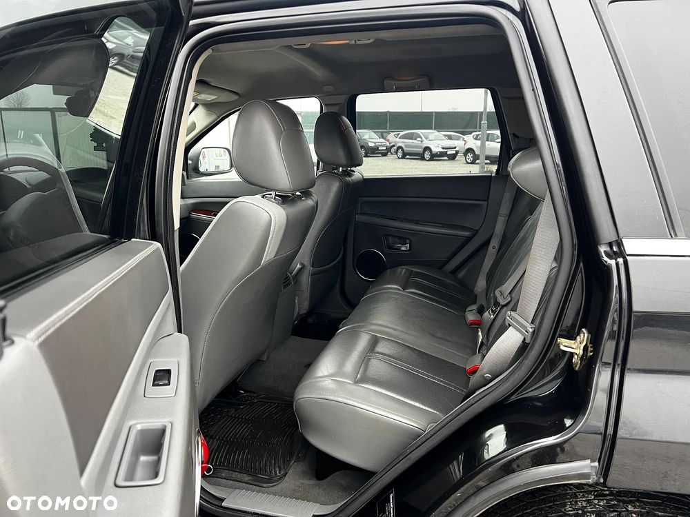 Jeep Grand Cherokee 3.0 CRD Laredo - 11