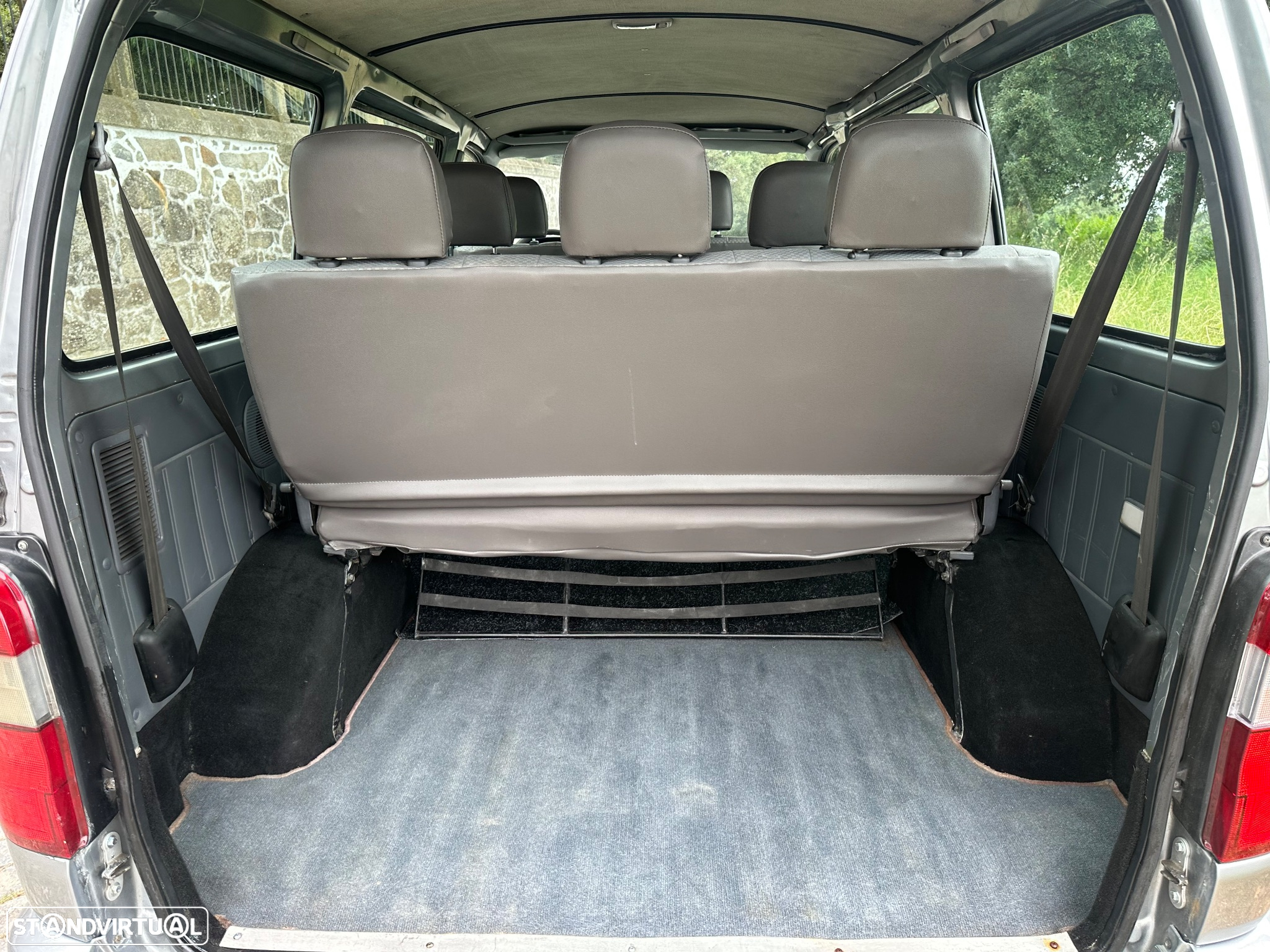 Toyota HiAce 2.5 D-4D 2.6T - 30