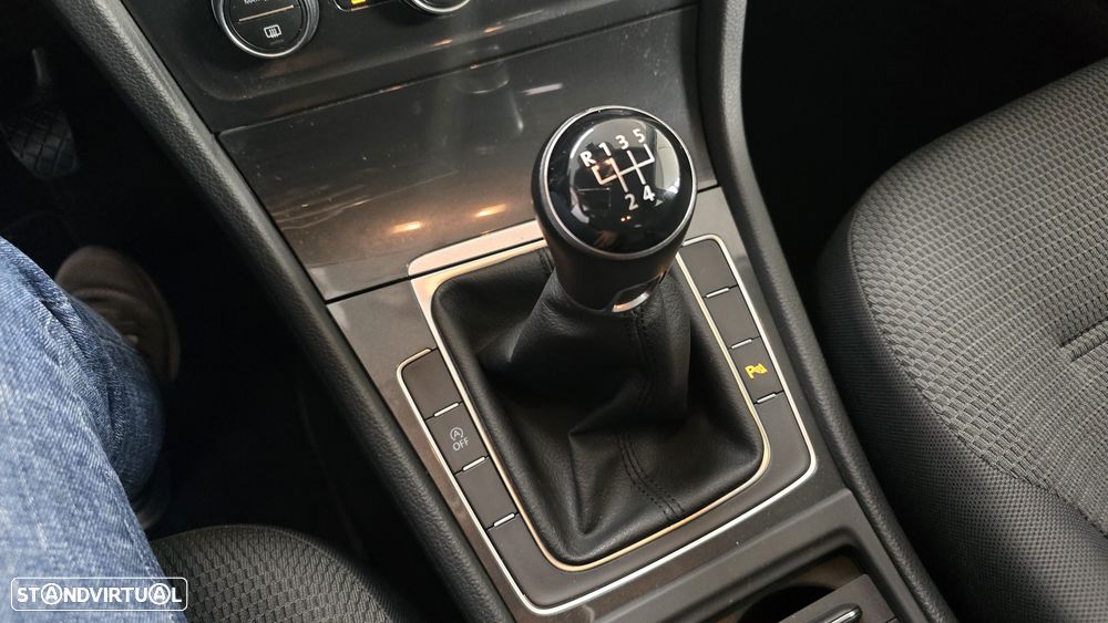 VW Golf Variant 1.6 TDi Confortline - 28