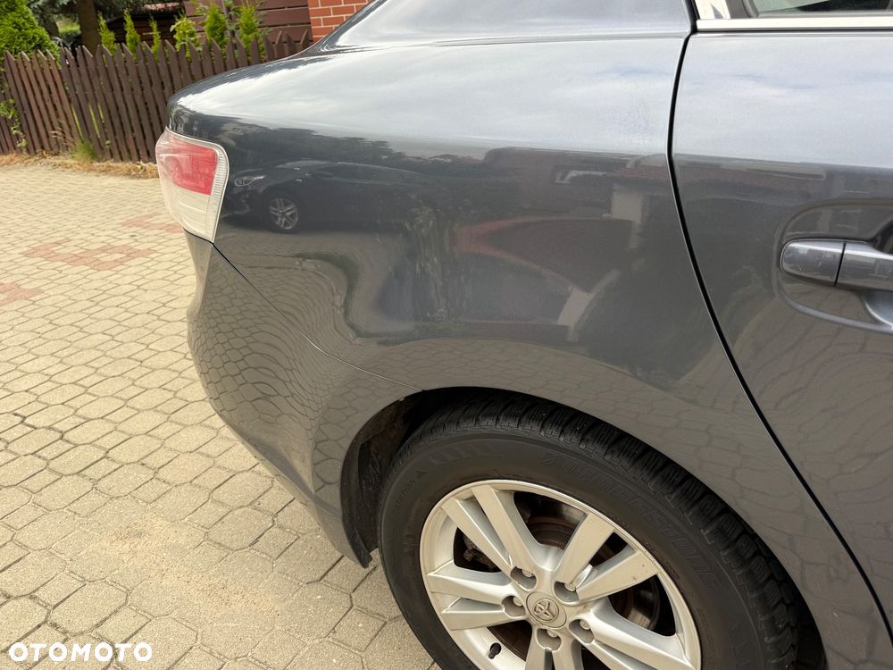 Toyota Avensis - 21