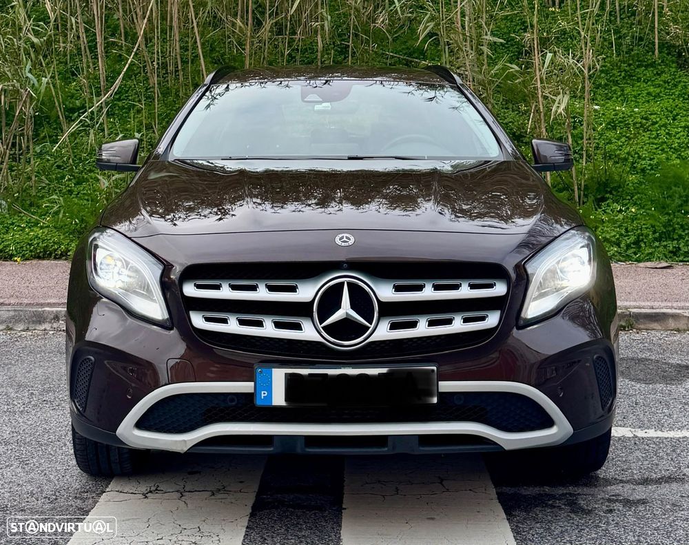 Mercedes-Benz GLA 200 - 1