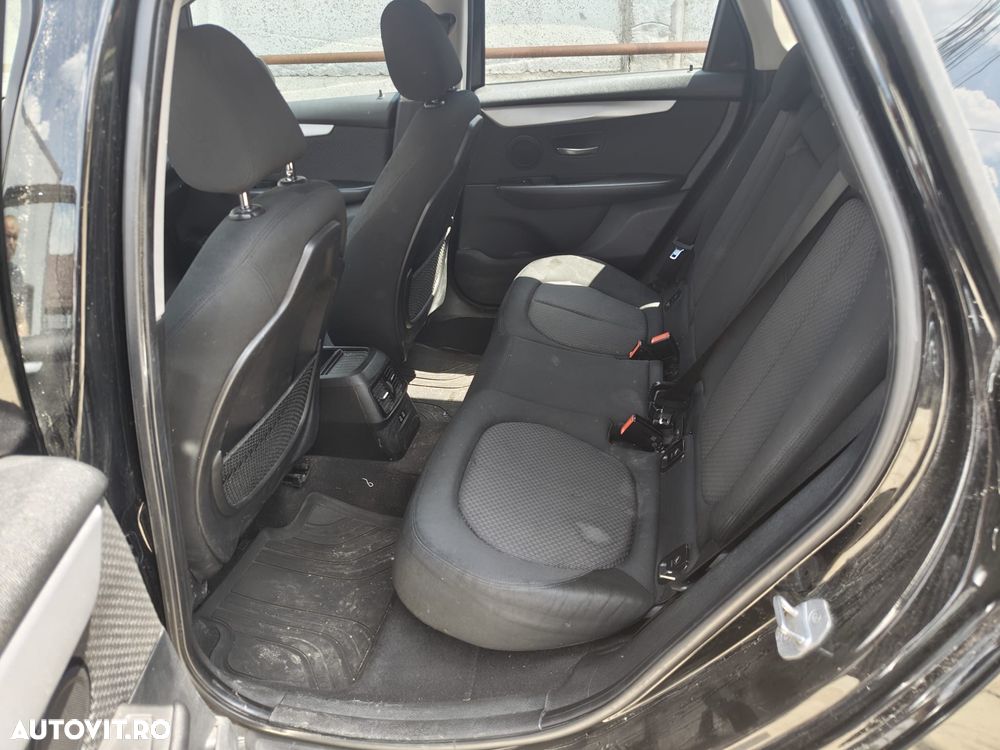 BMW Seria 2 216d - 6