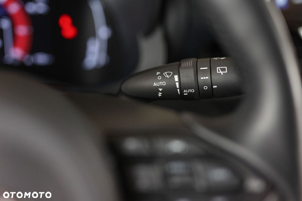 Toyota Yaris Hybrid 1.5 Style - 32
