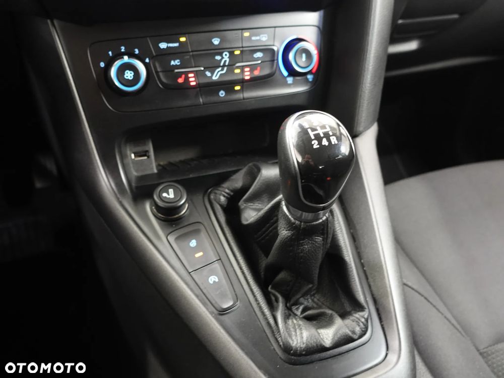 Ford Focus 1.0 EcoBoost 99g Titanium - 33
