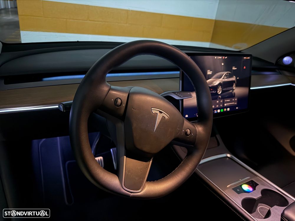 Tesla Model Y - 9