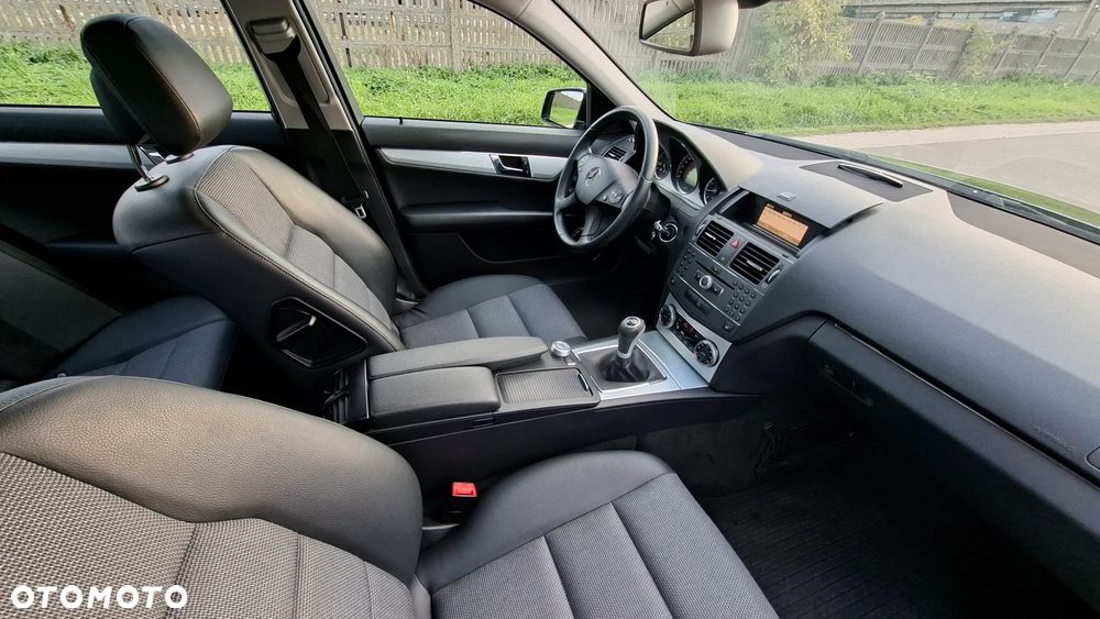 Mercedes-Benz Klasa C 200 Kompressor Avantgarde - 26
