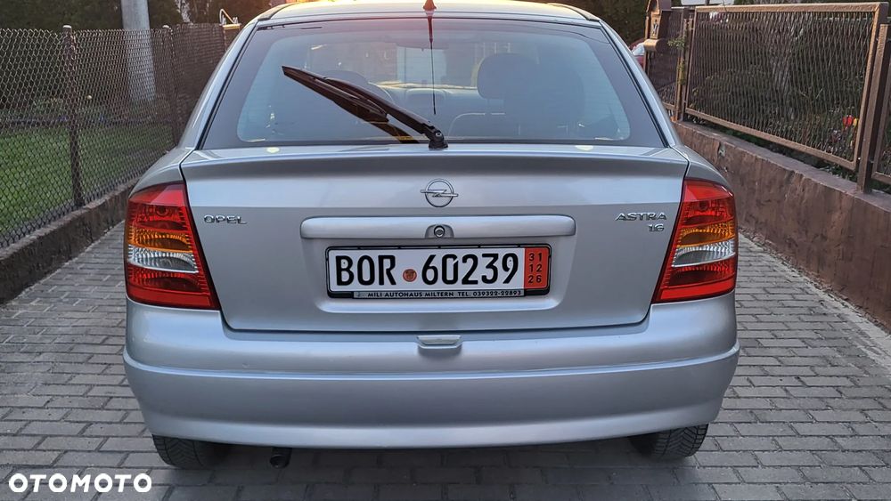Opel Astra - 4