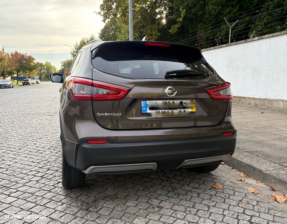 Nissan Qashqai 1.5 dCi N-Connecta 18 - 16