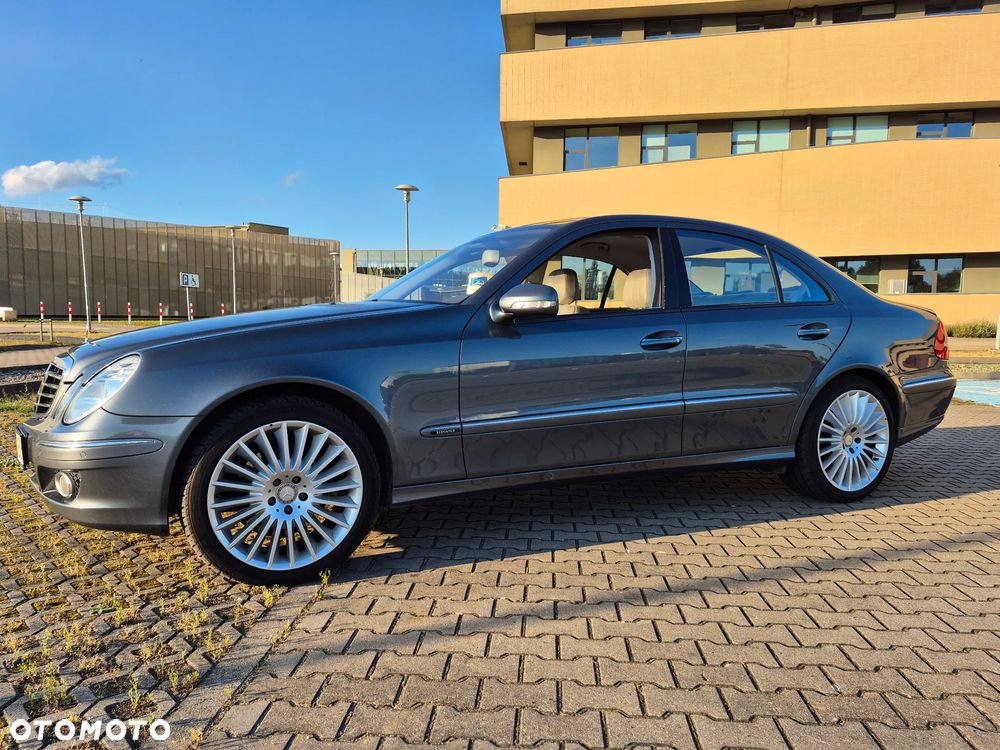 Mercedes-Benz Klasa E 500 4Matic Automatik Elegance - 4