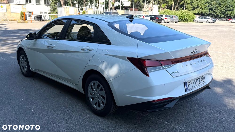 Hyundai Elantra 1.6 Modern - 2