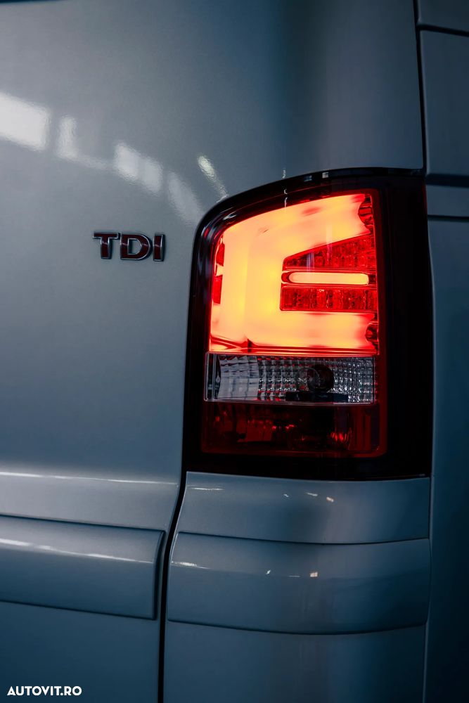 Volkswagen Multivan - 11