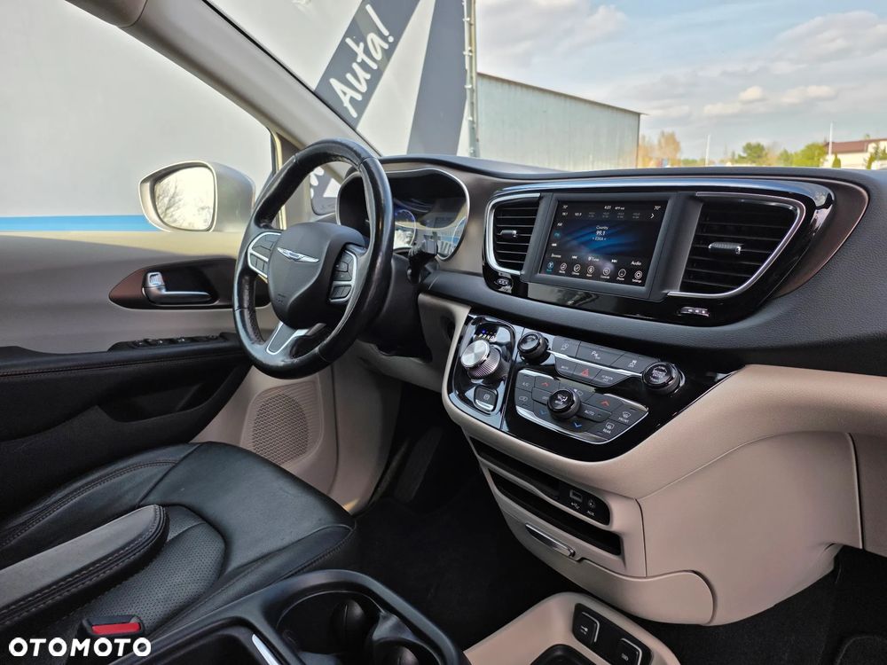 Chrysler Pacifica - 14