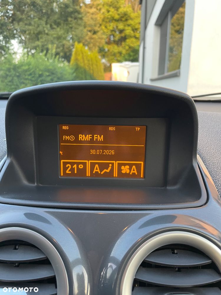 Opel Corsa 1.4 16V Cosmo - 18